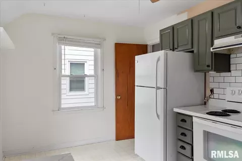 2209 S Spring St, Springfield, IL 62704 photo 9