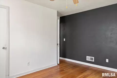 2209 S Spring St, Springfield, IL 62704 photo 18