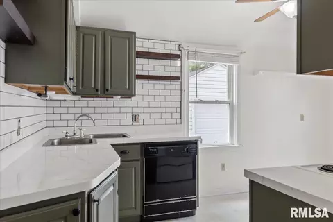 2209 S Spring St, Springfield, IL 62704 photo 7