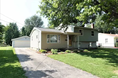 1512 Bridge Ave, Galesburg, IL 61401
