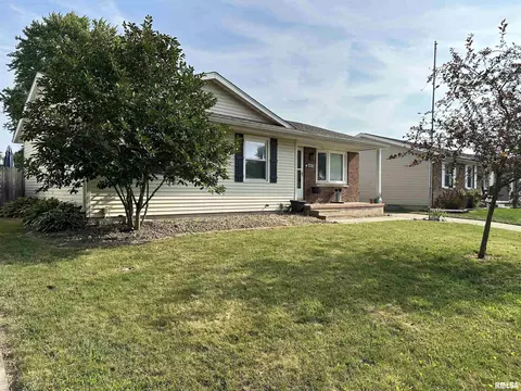 3017 Somerton Rd, Springfield, IL 62702