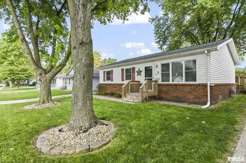 2249 E Watch Ave, Springfield, IL 62702