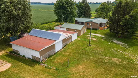 206 1400th Ave, Mount Pulaski, IL 62548