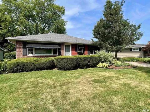 1676 Jefferson St, Galesburg, IL 61401