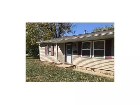 100 Woodlawn Ave, Mattoon, IL 61938
