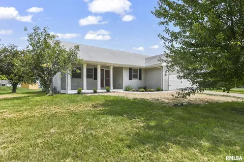 14496 Frontier Dr, Athens, IL 62613