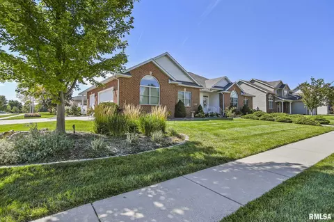 231 Sandstone Dr, Chatham, IL 62629 photo 3