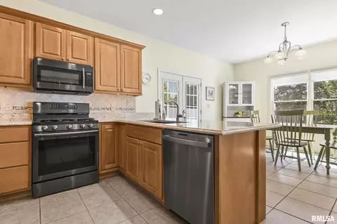 231 Sandstone Dr, Chatham, IL 62629 photo 10