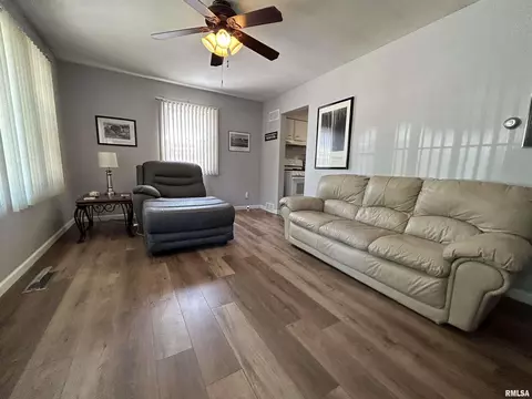 17 Midland Ct, Springfield, IL 62702 photo 5