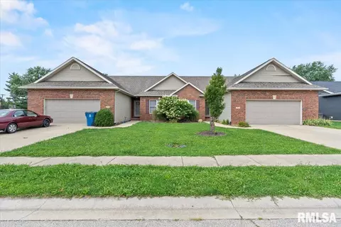 503 Grove St, Chatham, IL 62629