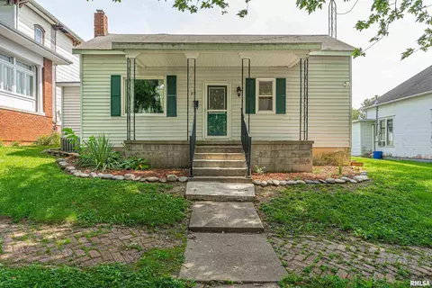 211 S Marion St, Mount Pulaski, IL 62548