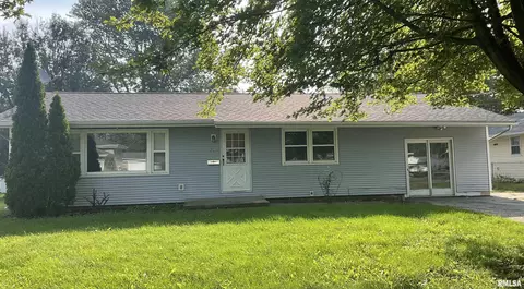 839 Locust St, Galesburg, IL 61401