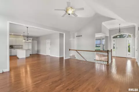 6320 Winterberry Ln, Springfield, IL 62712 photo 9