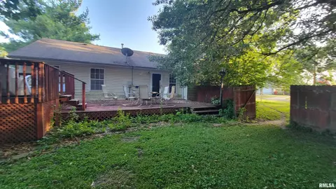 608 N Main St, Athens, IL 62613 photo 5