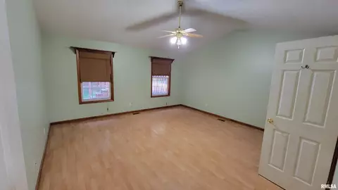 608 N Main St, Athens, IL 62613 photo 11