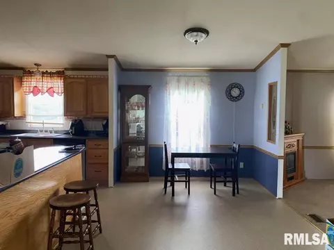 512 W Illinois St, Assumption, IL 62510 photo 6