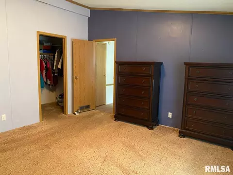 512 W Illinois St, Assumption, IL 62510 photo 10