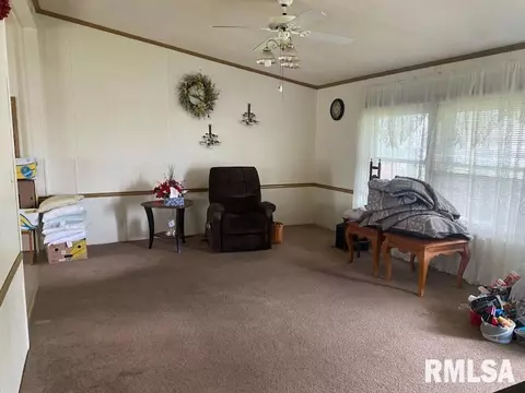 512 W Illinois St, Assumption, IL 62510 photo 3