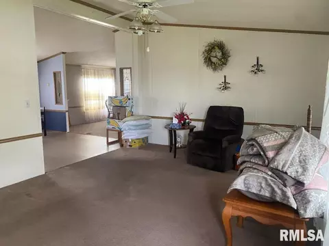 512 W Illinois St, Assumption, IL 62510 photo 4
