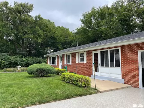 1860 N Farmingdale Rd, Pleasant Plains, IL 62677