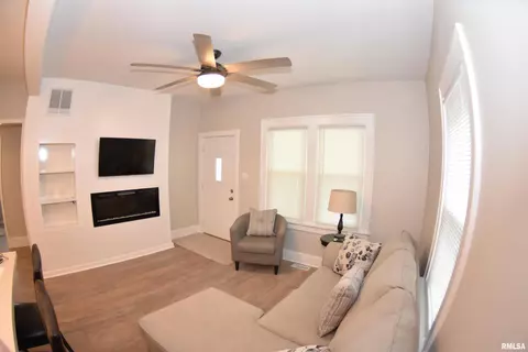 2523 S 10th St, Springfield, IL 62703 photo 12