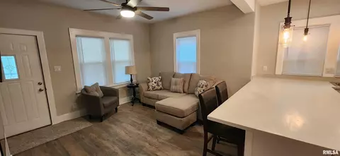 2523 S 10th St, Springfield, IL 62703 photo 9