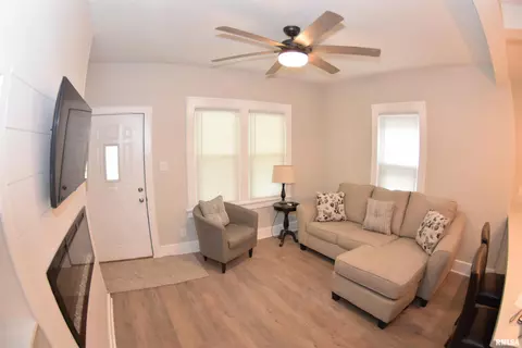 2523 S 10th St, Springfield, IL 62703 photo 8