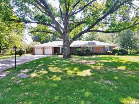 2000 Banbury Ln, Springfield, IL 62704