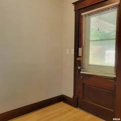 900 E Stanford Ave, Springfield, IL 62703 photo 3