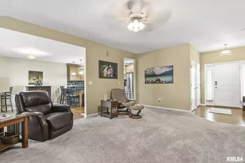 3017 Twin Lakes Dr, Springfield, IL 62707 photo 9