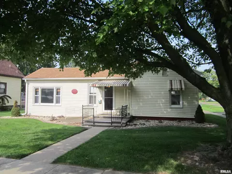 402 S Morgan St, Mason City, IL 62664