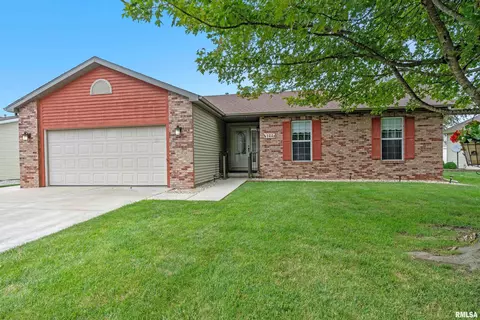 144 Post Rd, Virden, IL 62690