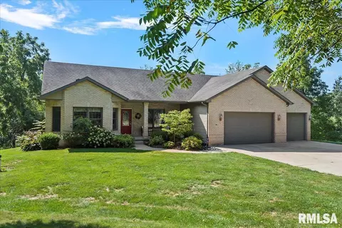 24 Griffith Creek Rd, Mechanicsburg, IL 62545