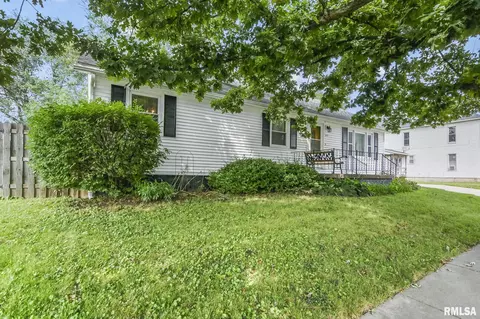 317 E Washington St, Riverton, IL 62561 photo 3