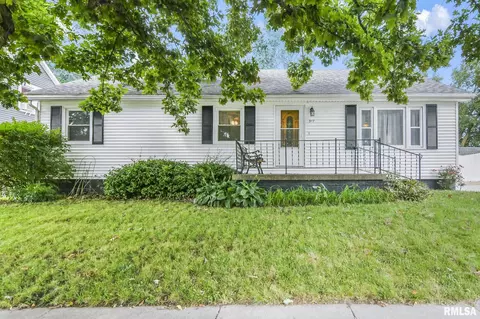 317 E Washington St, Riverton, IL 62561 photo 4