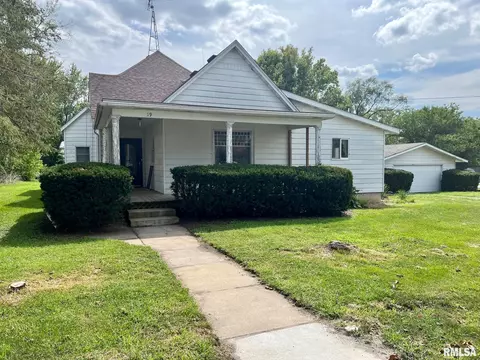 19 W Main St, Basco, IL 62313