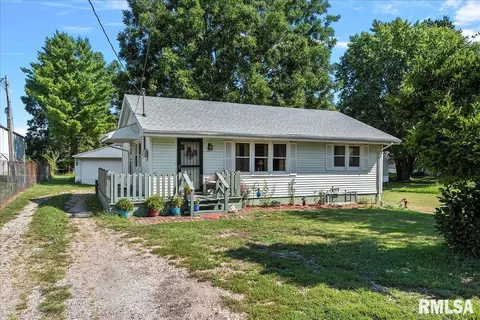 2209 Catalina Ln, Springfield, IL 62702