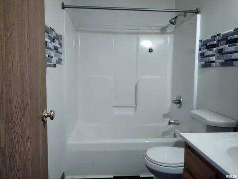 421 N 13th St, Springfield, IL 62702 photo 15