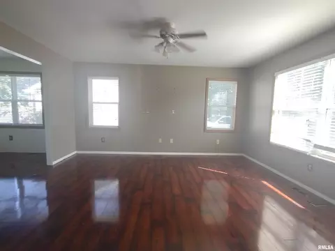421 N 13th St, Springfield, IL 62702 photo 7