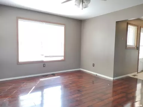 421 N 13th St, Springfield, IL 62702 photo 8