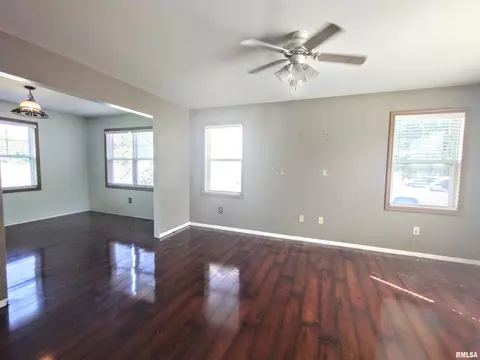 421 N 13th St, Springfield, IL 62702 photo 5