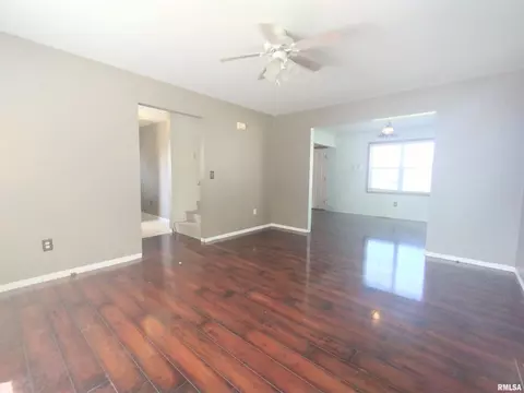 421 N 13th St, Springfield, IL 62702 photo 9
