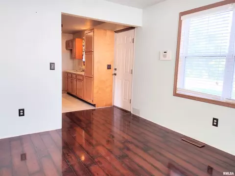 421 N 13th St, Springfield, IL 62702 photo 6