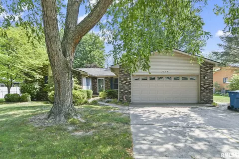 3204 Forsyth Dr, Springfield, IL 62704 photo 2