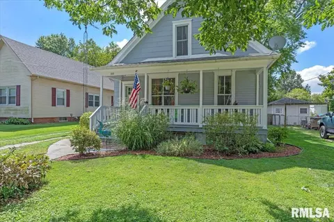 362 W Prairie St, Waverly, IL 62692