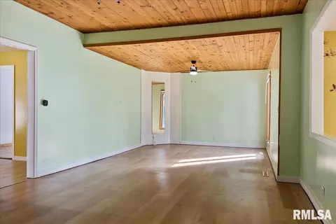 1104 N Macarthur Blvd, Springfield, IL 62702 photo 5
