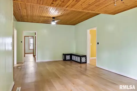 1104 N Macarthur Blvd, Springfield, IL 62702 photo 6