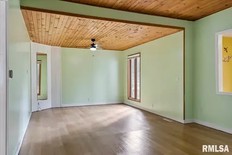 1104 N Macarthur Blvd, Springfield, IL 62702 photo 9