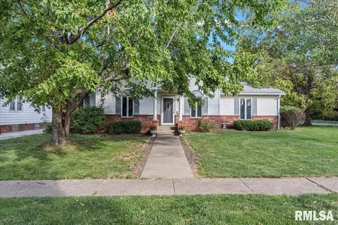 1104 N Macarthur Blvd, Springfield, IL 62702