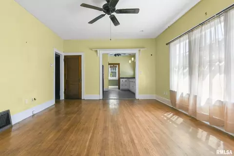 1428 S 2nd St, Springfield, IL 62703 photo 6